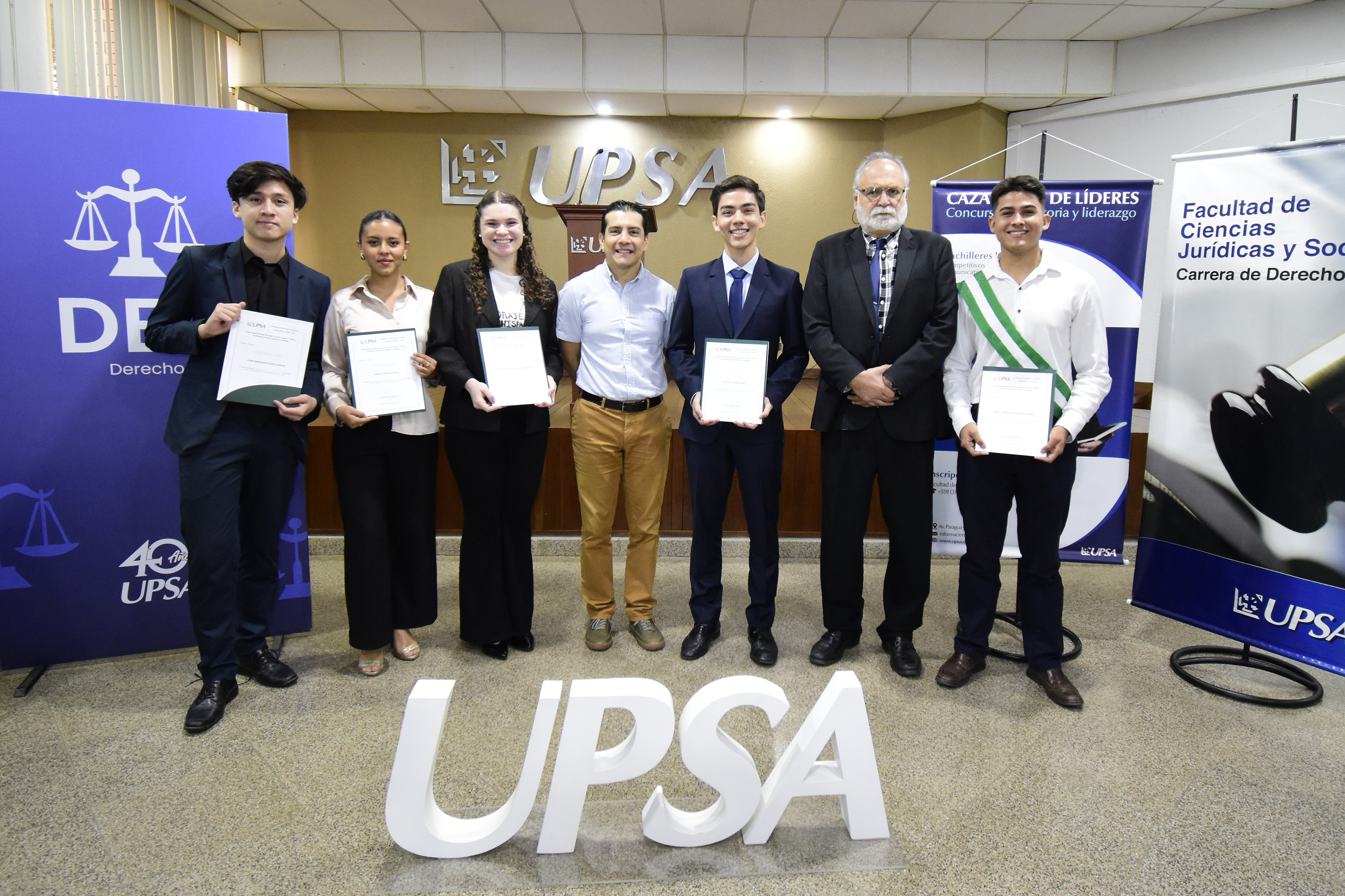 UPSA premió a ganador del Concurso de Oratoria 'Cazadores de Líderes”