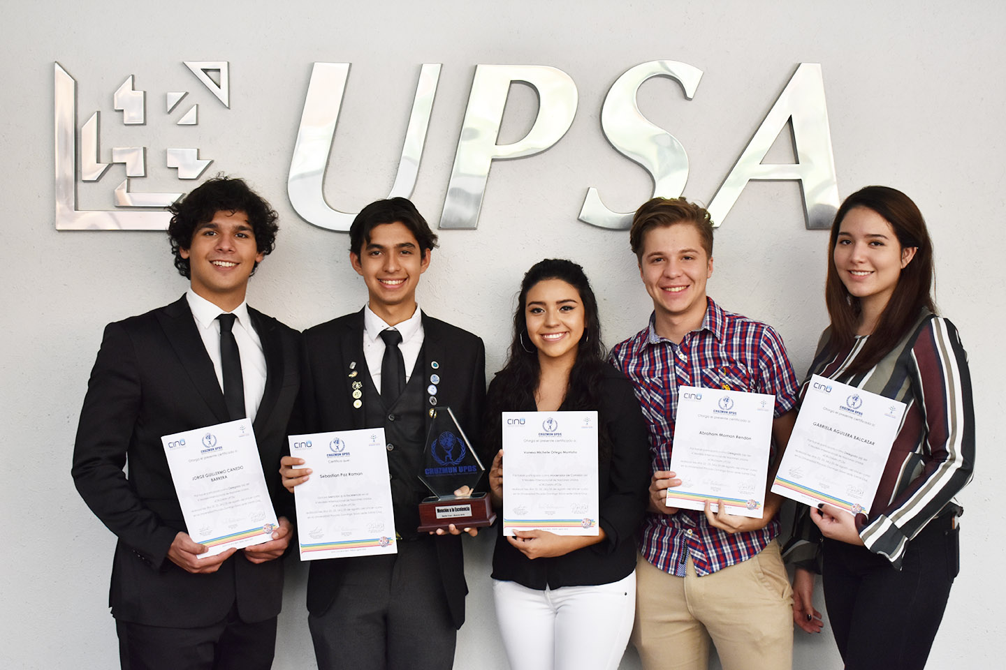 Destacada participación de estudiantes de Derecho en Modelo de Naciones Unidas