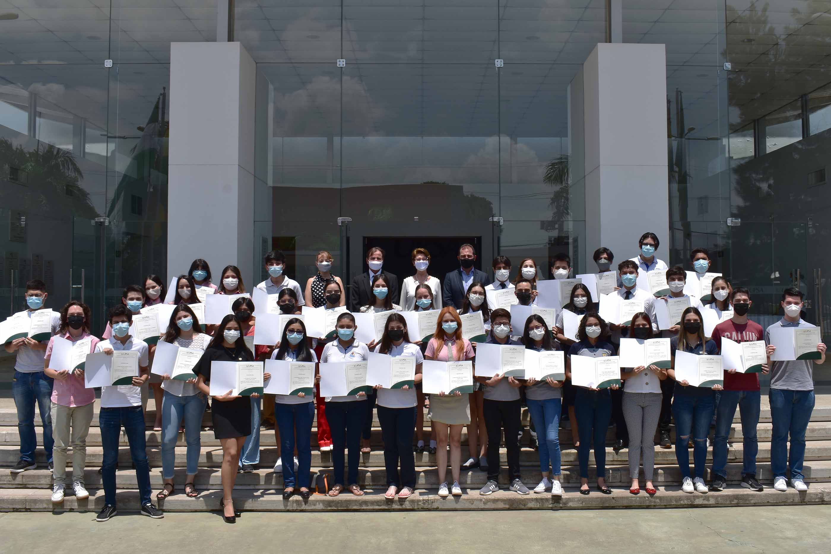 Entrega de becas UPSA CAINCO